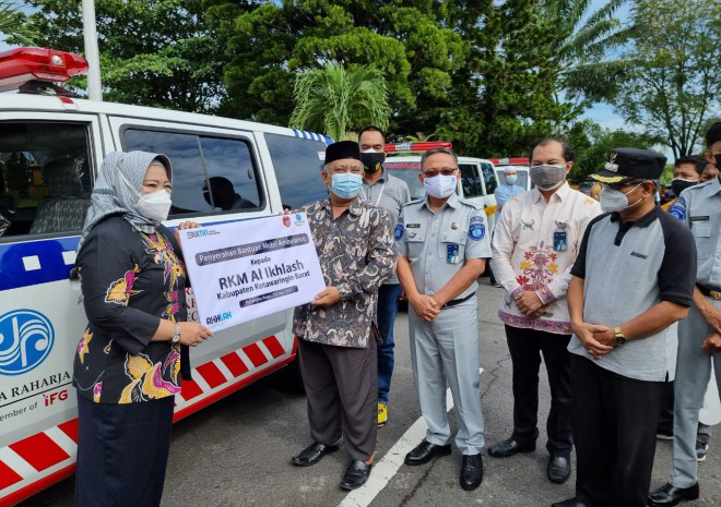 Bupati Kobar Serahkan 3 Unit Mobil Ambulance Bantuan Aspirasi Anggota DPR RI