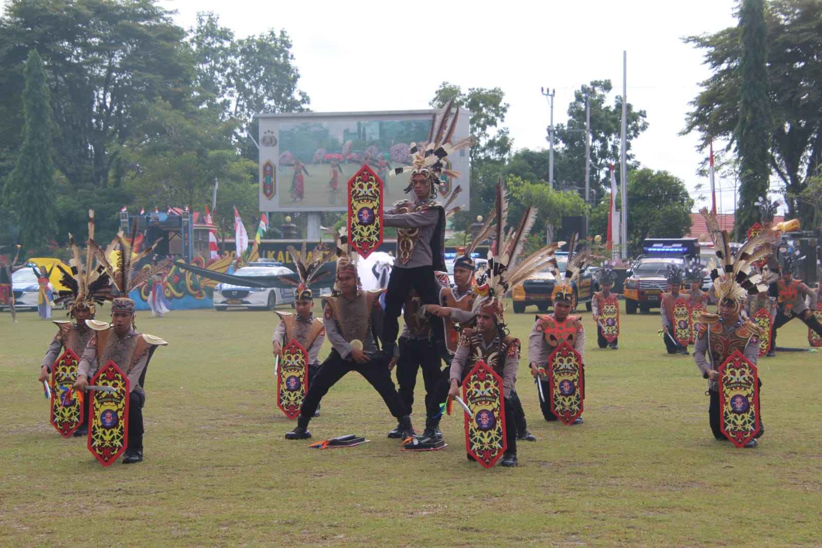 Hadiri Upacara Hari Bhayangkara ke-80, Gubernur Apresiasi Inovasi dan Pengabdian Polri