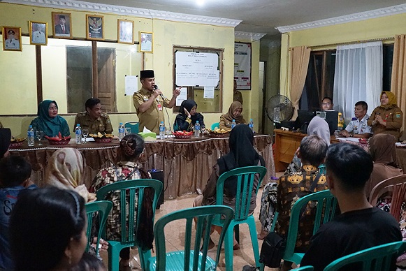 Pj. Bupati Barsel Lakukan Kunjungan ke Desa Pararapak dan Desa Lembeng