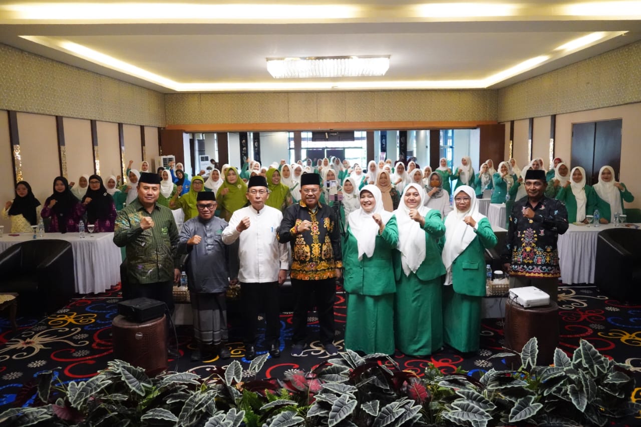 Sekda Nuryakin Buka Latihan Kader Dasar Fatayat NU Kalteng 2024