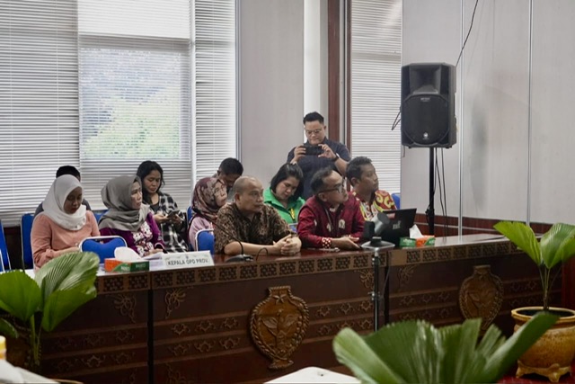 Asisten Ekbang Sri Widanarni Pimpin Rapat Pemantapan Harvesting BBI/ BBWI 2024 di Kalteng