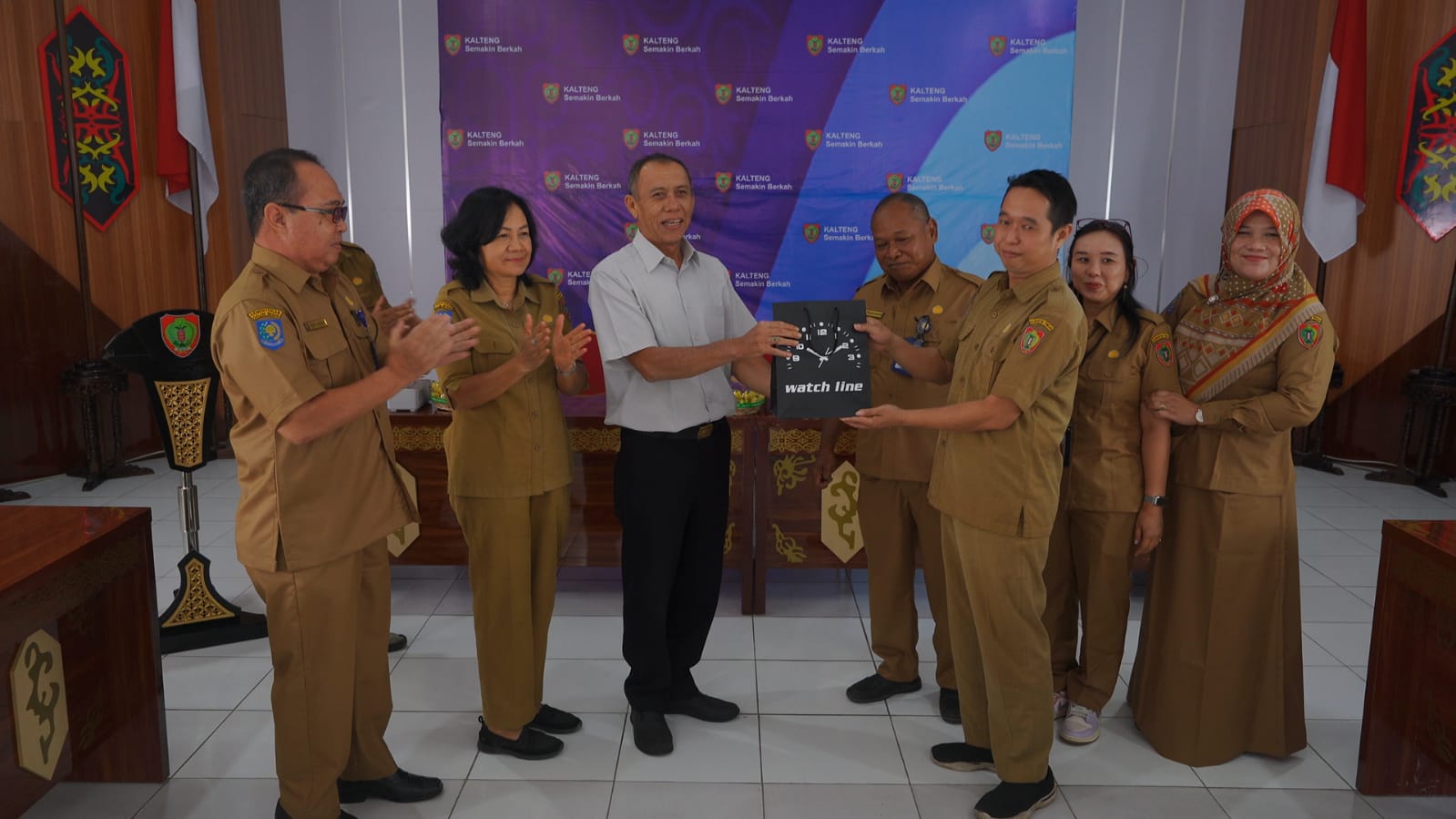 Badan Kesbangpol Prov. Kalteng Gelar Acara Pelepasan ASN Purna Tugas