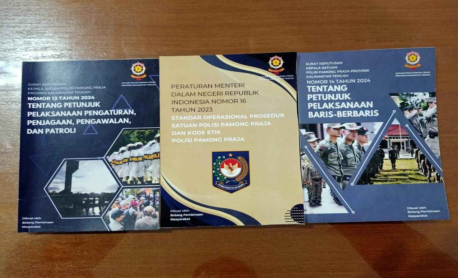 Tingkatkan Pelayanan Maksimal dan Terukur kepada Masyarakat, Satpol PP Kalteng Terbitkan Buku Saku bagi Anggota