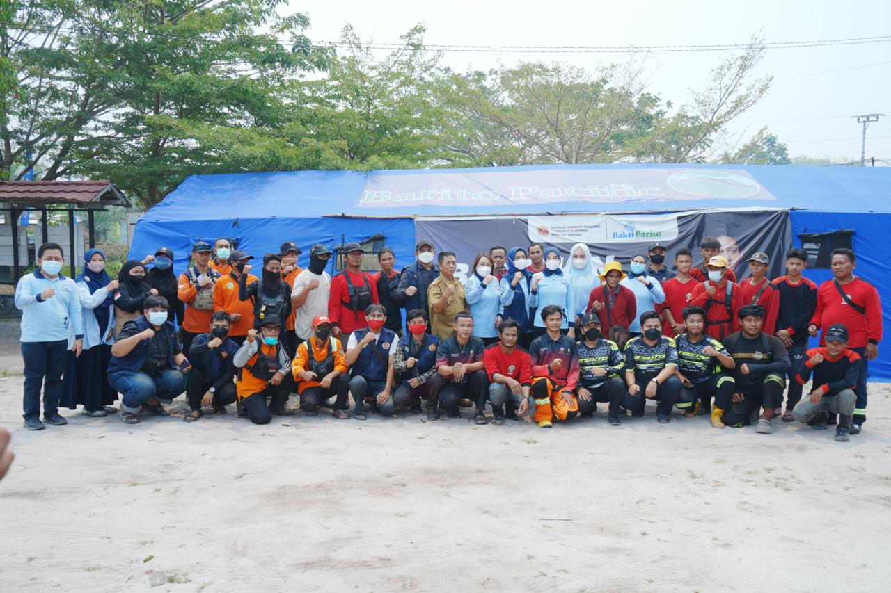 TP PKK Kalteng Salurkan Bantuan untuk Relawan Karhutla di Petuk Katimpun