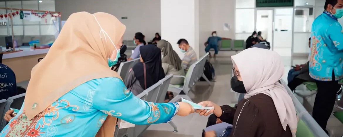 RSUD Hanau Peduli Kabut Asap, Bagikan Masker Gratis untuk Lindungi Masyarakat