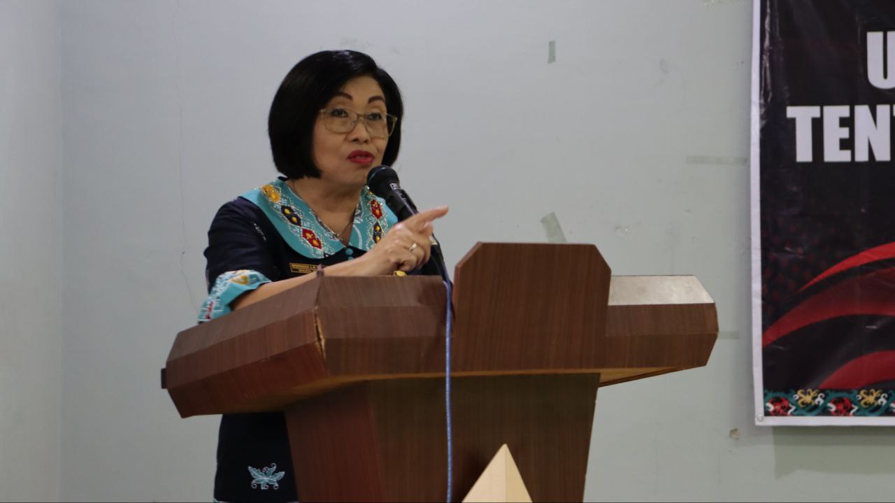 Wabub Gumas Efrensia L.P Umbing Buka Kegiatan Uji Publik Raperda Tentang Narkotika 