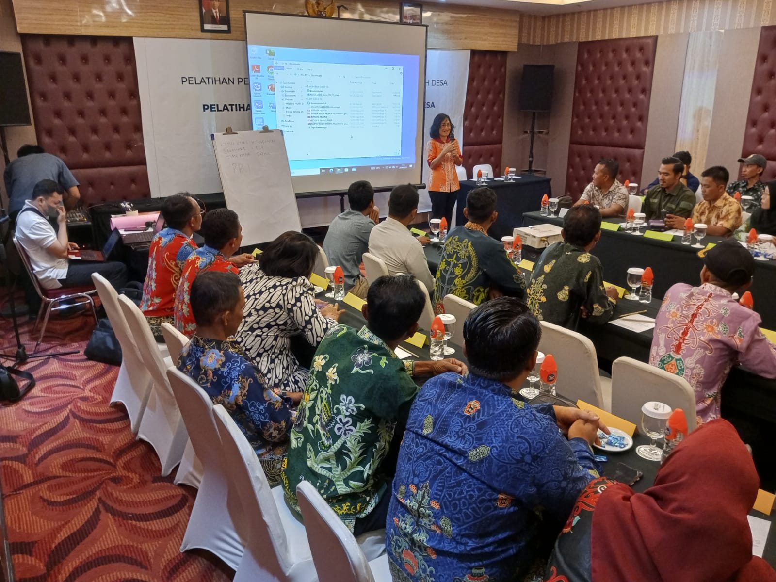 Badan Kesbangpol Hadiri Pelatihan Peningkatan Kapasitas Aparatur Pemerintah Desa dan Pengurus Kelembagaan Desa