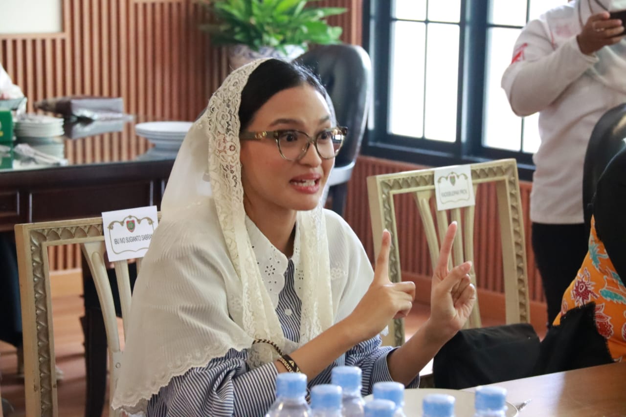 Ketua TP-PKK Prov. Kalteng, Ivo Sugianto Sabran Silaturahmi dengan Pemain dan Tim Film Petualangan Sherina 2