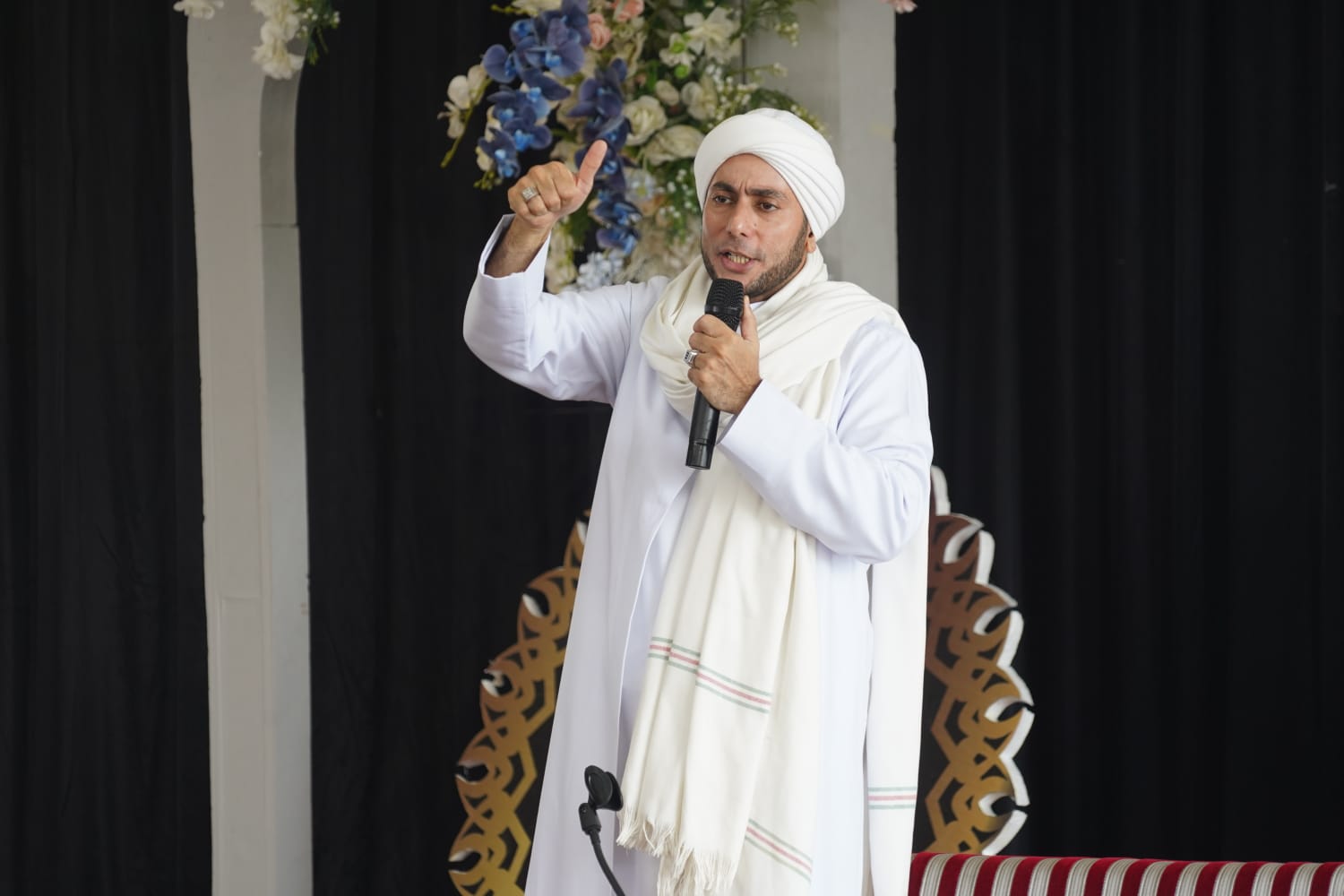 Hadiri Majelis Taklim dan Tadzkir Al Anwar Lil Habib Muhammad Syahab, Ketua TP-PKK Ivo Sugianto Sabran Ajak Berkomitmen Amalkan Ajaran Nabi Muhammad SAW 