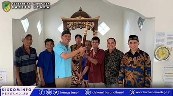 Bupati Nadalsyah Serahkan Mimbar untuk Masjid Nadalsyah Al Muzib di Desa Malawaken