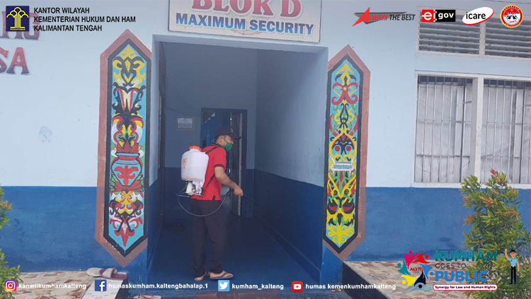 Antisipasi Covid-19, Lapas Palangka Raya Rutin Lakukan Penyemprotan Disinfektan