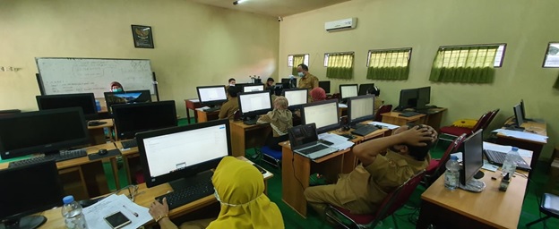 SMA Negeri 1 Palangka Raya Sukses Laksanakan PAS Gasal Moda Daring