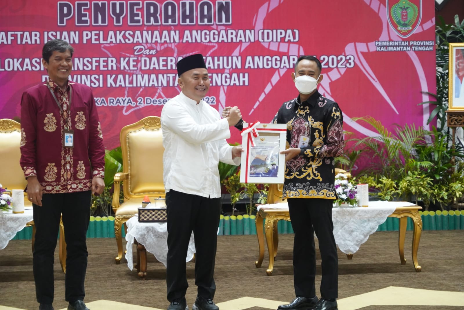 Gubernur Sugianto Sabran Serahkan DIPA dan Daftar Alokasi TKD untuk Kab/Kota, Instansi Vertikal dan Perangkat Daerah