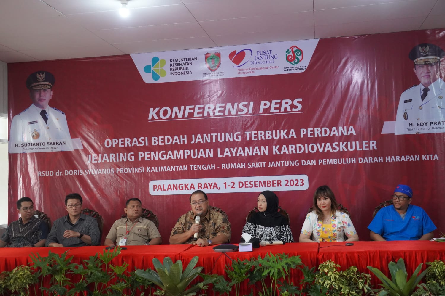 Layanan Bedah Jantung Terbuka Hari Kedua di RSDDS, Ini Penjelasan Ketua Tim Pengampu Layanan :