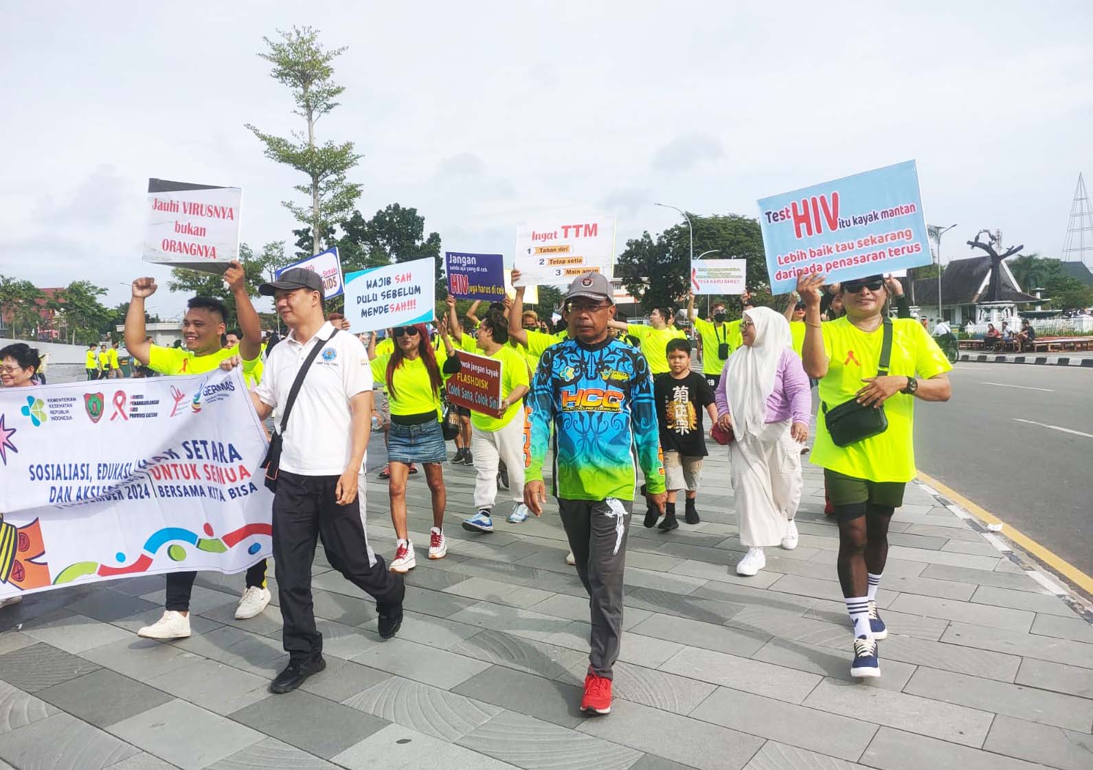 Peringati Hari AIDS Sedunia, KPA Prov. Kalteng Gelar Kegiatan Senam Bersama dan Aksi Sosial