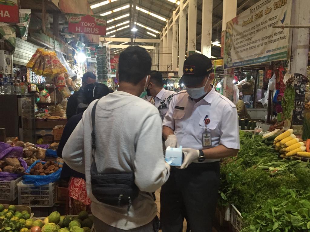 Sekda Kalteng Hadiri Pelepasan Pembagian Masker dalam rangka Pendisiplinan Protokol Kesehatan Covid-19 di Wilayah Kalteng