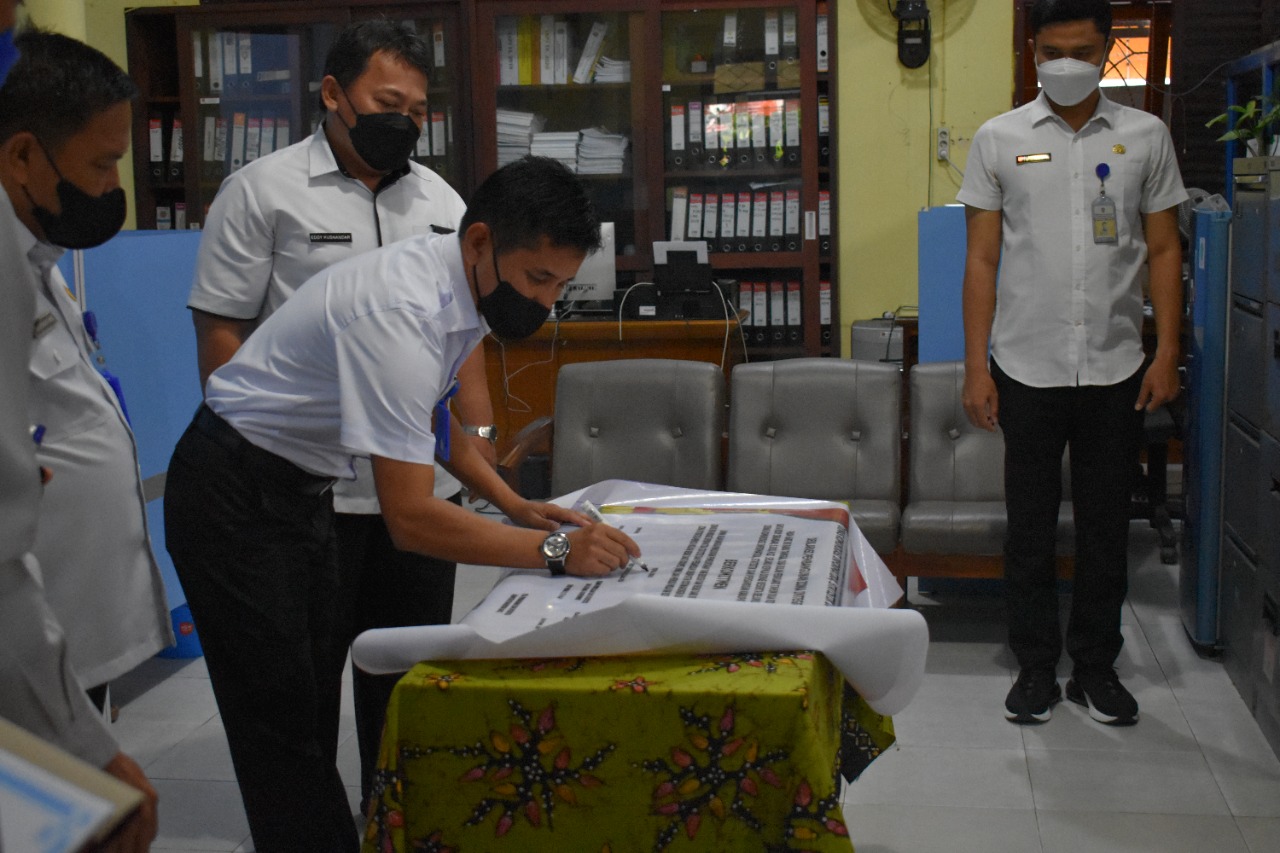 Deklarasi Pencanangan Pembangunan Zona Integritas di Dinas Kominfo Kobar