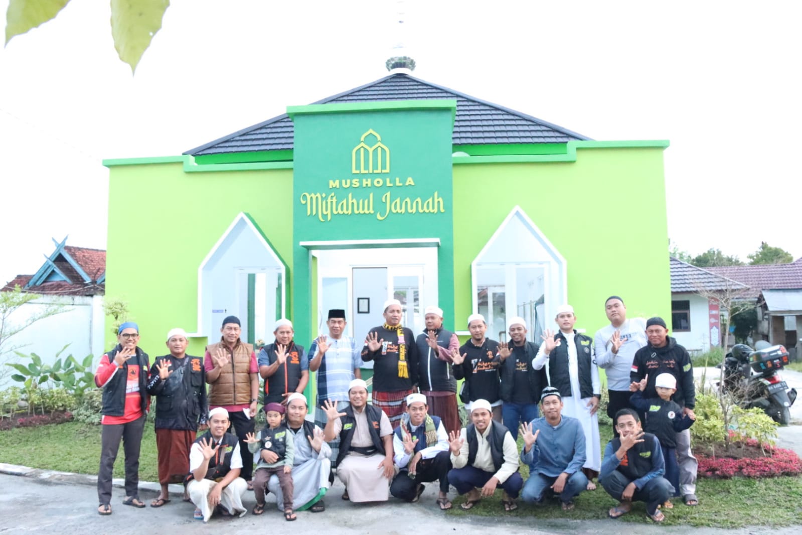 Bikers Subuhan Palangka Raya Salat Subuh Berjamaah di Musala Miftahul Jannah Diskominfosantik Prov. Kalteng