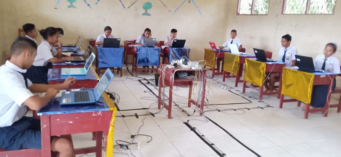 Simulasi UNBK SMPN Satu Atap 1 Manuhing berjalan lancar