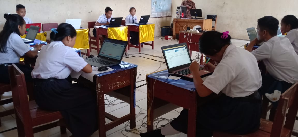 Simulasi UNBK SMPN Satu Atap 1 Manuhing berjalan lancar
