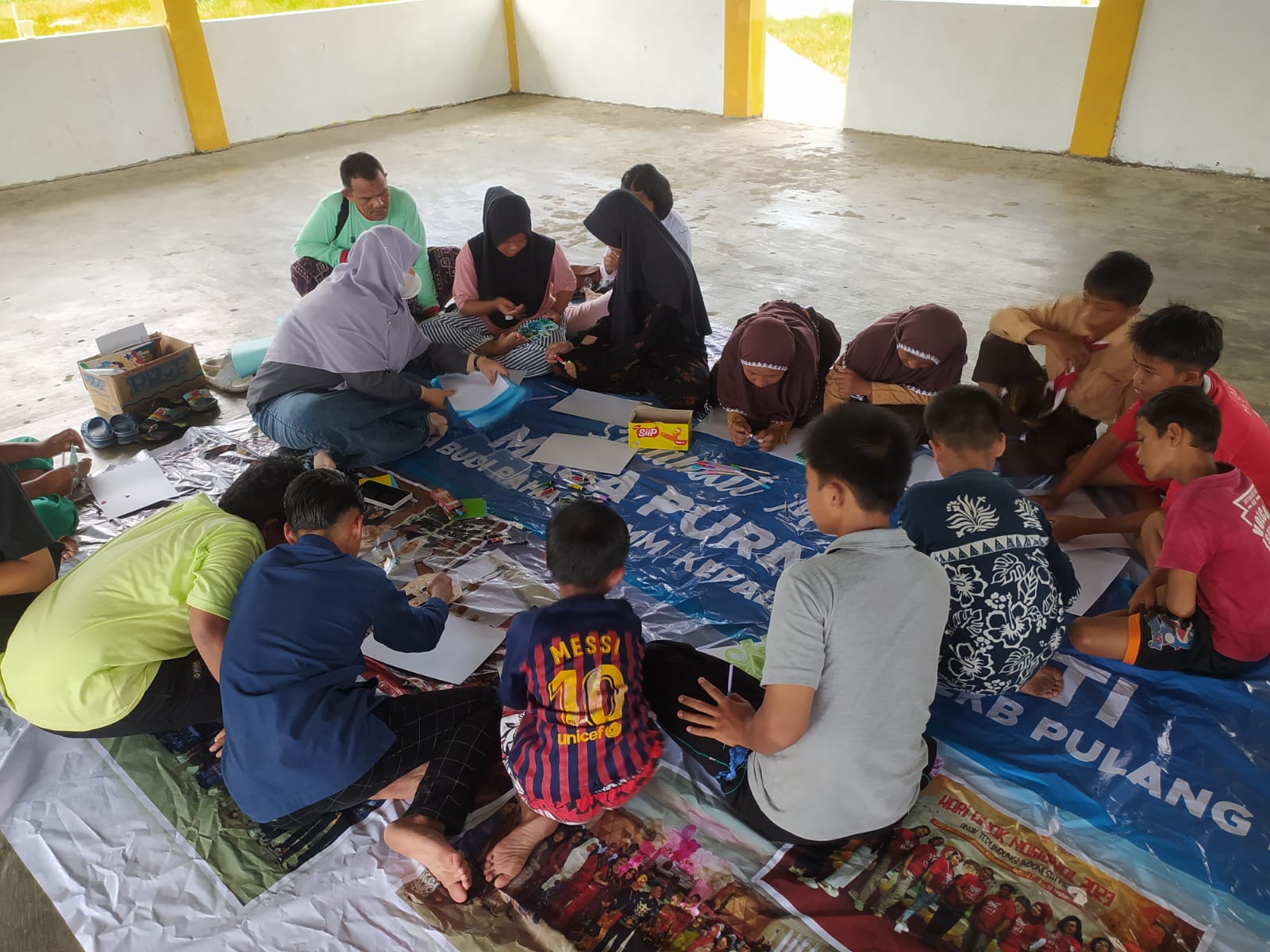 UPT PPA Lakukan Dukungan Psikologis Awal dan Trauma Healing pada Anak Korban Kebakaran Desa Maliku
