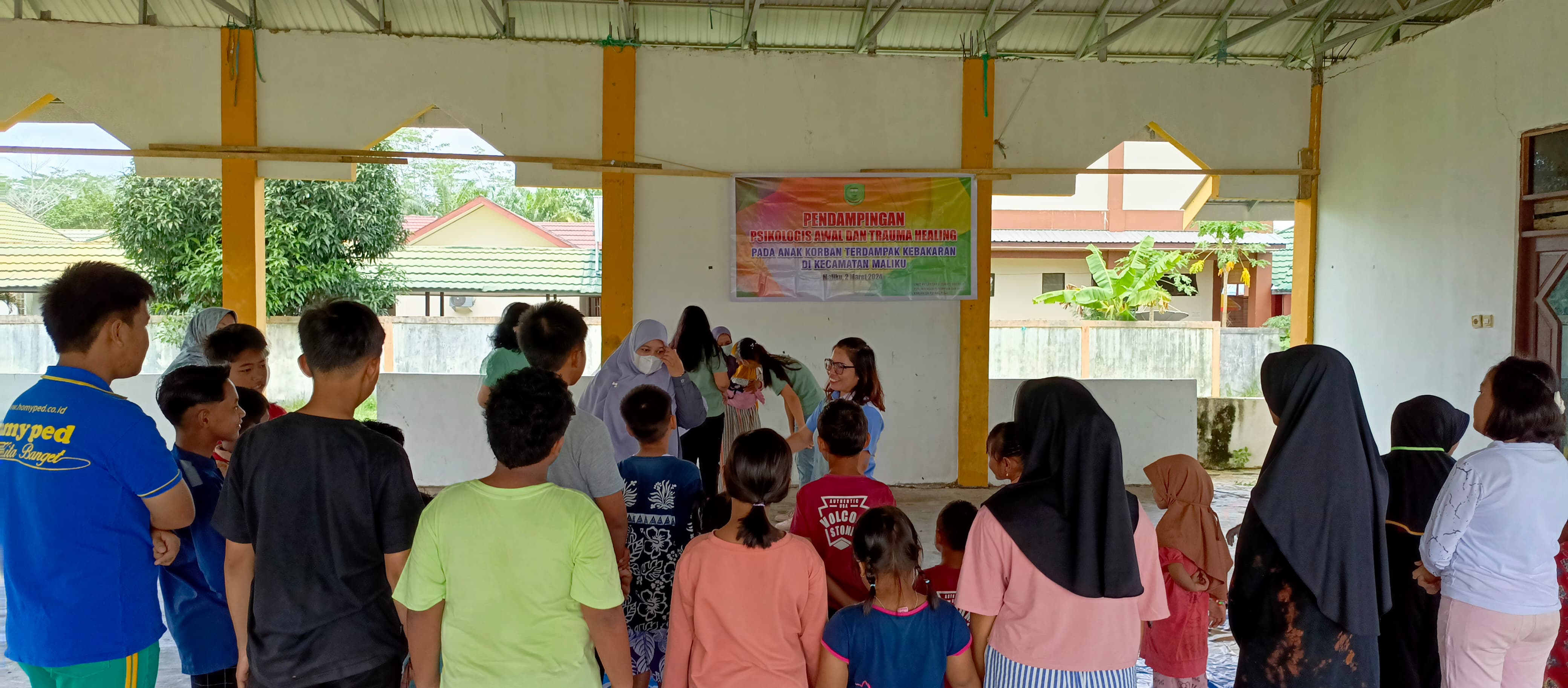 UPT PPA Lakukan Dukungan Psikologis Awal dan Trauma Healing pada Anak Korban Kebakaran Desa Maliku