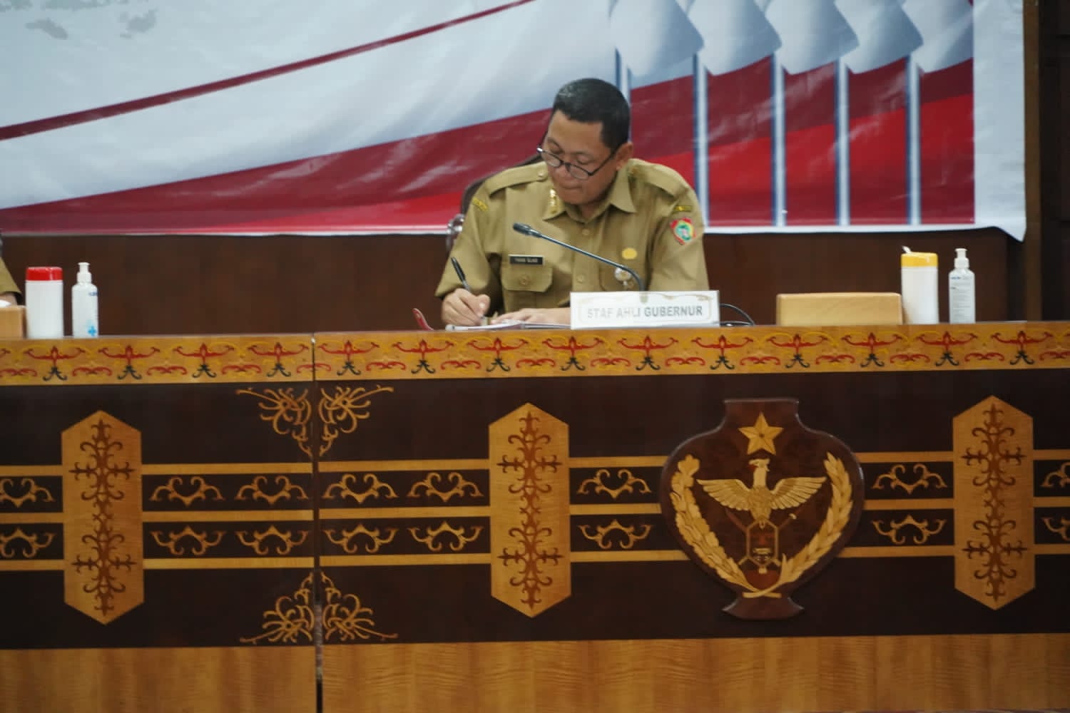 Asisten Ekbang Leonard S. Ampung Pimpin Rapat Mekanisme Penyampaian PITTI Pemanfaatan Ruang Ketidaksesuaian Ijin, Konsesi, Hak Atas Tanah dan Hak Pengelolaan