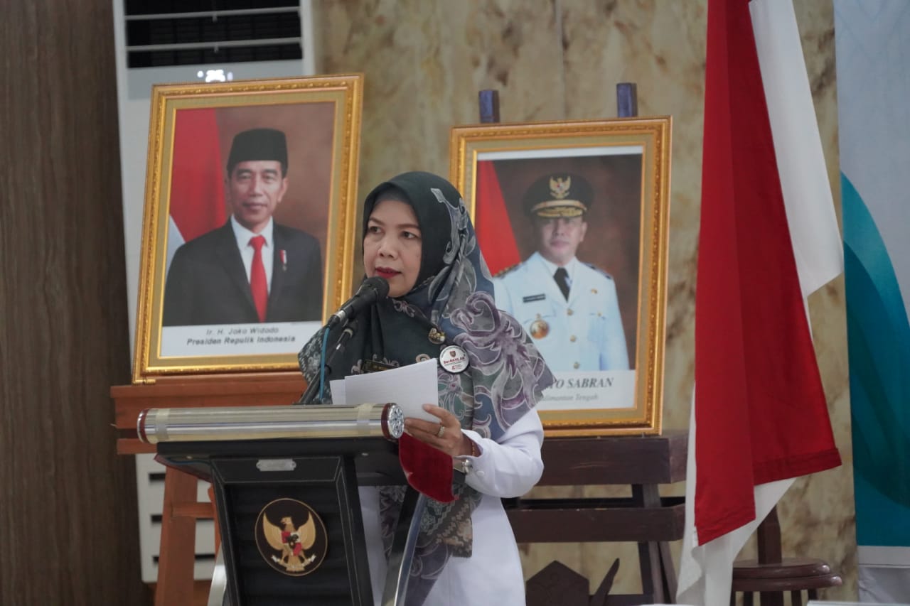 Asisten Ekbang Sri Widanarni Harapkan Pemkab Gandeng Masyarakat Wujudkan Target Bidang Sanitasi di Kalteng