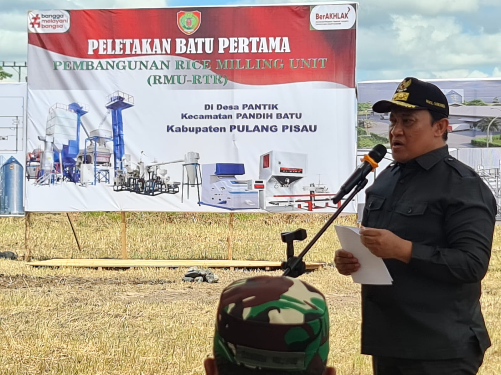 Kadis TPHP Prov. Kalteng Turut Hadiri Giat Tanam Perdana Padi dan Peletakan Batu Pertama Pembangunan Pabrik Penggilingan Padi