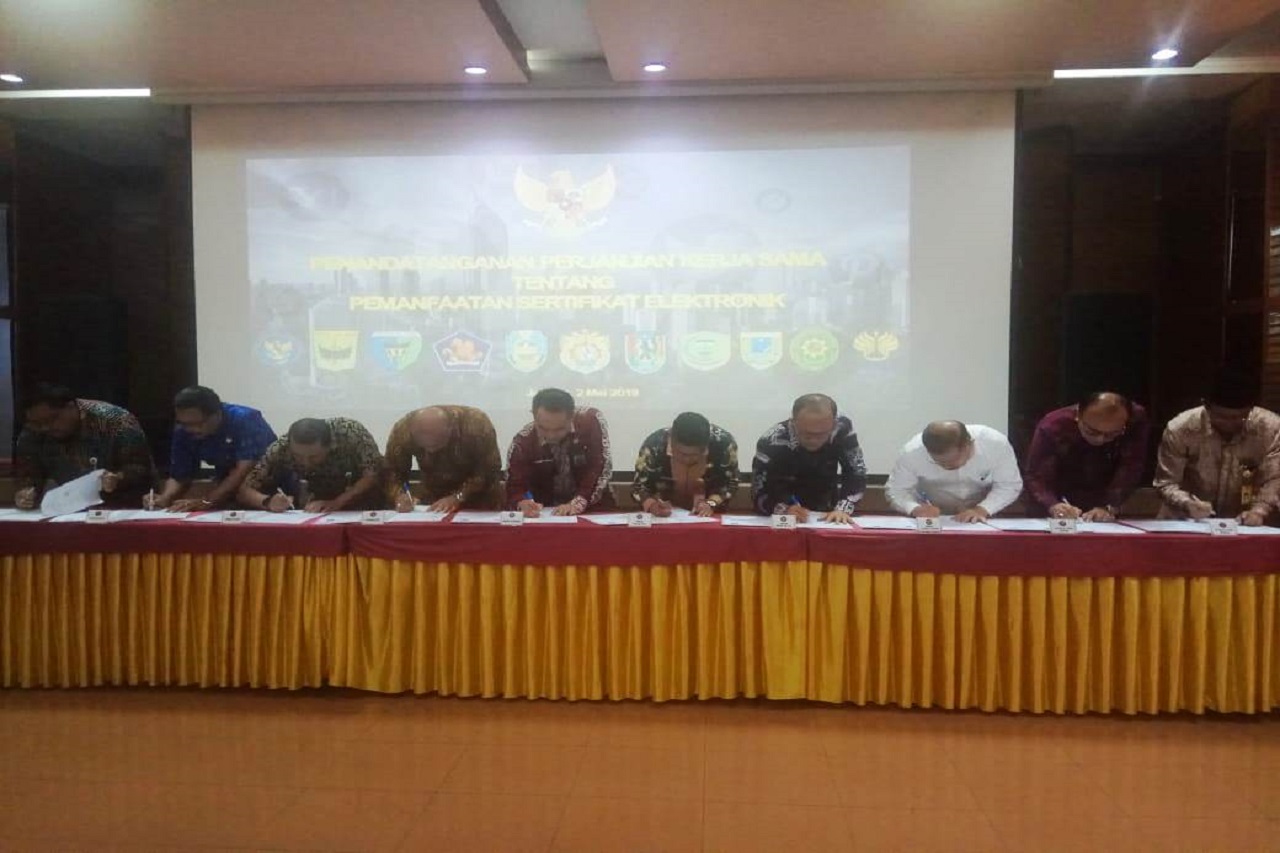 Kadis Kominfo Tandatangani Perjanjian Kerjasama Pemanfaatan Sertifikat Elektronik