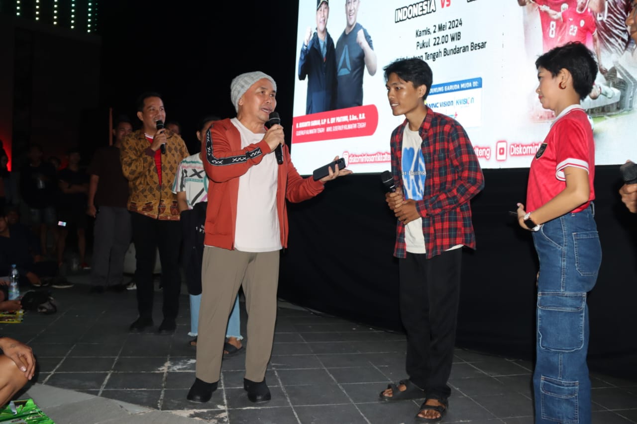 Antusias Dukung Timnas Indonesia U-23, Gubernur Kalteng bersama Masyarakat Nobar di Bundaran Besar Palangka Raya