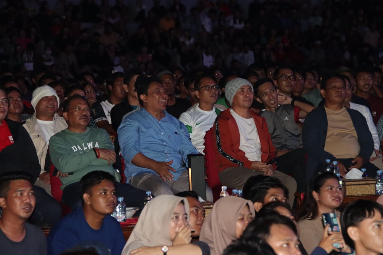 Antusias Dukung Timnas Indonesia U-23, Gubernur Kalteng bersama Masyarakat Nobar di Bundaran Besar Palangka Raya