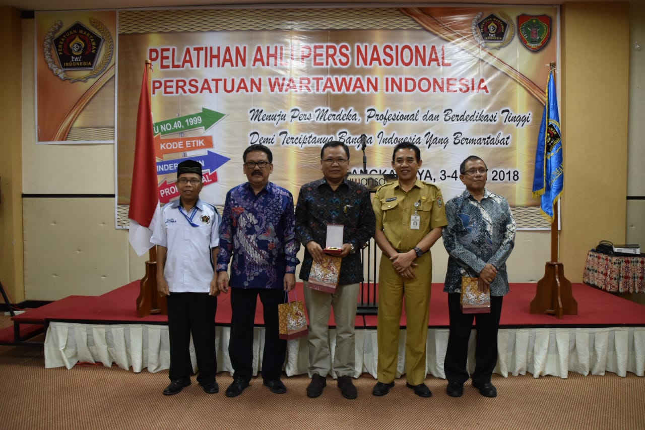 Asisten III Sekda : Kalangan Pers Harus Menjadi Garda Kedepan Untuk Melawan Hoax