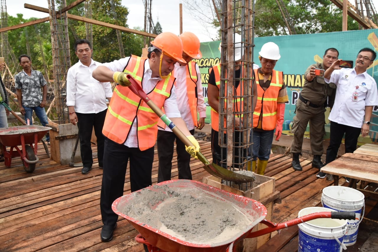 Gubernur Kalteng Lakukan Peletakan Batu Pertama Pembangunan Hasanka Boarding School