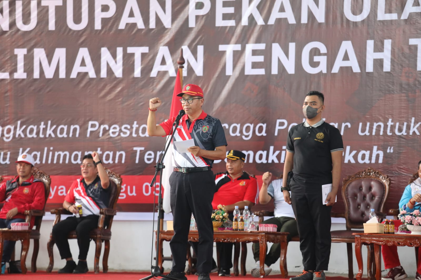 Asisten Ekbang Leonard S. Ampung Tutup Secara Resmi POPPROV Kalteng Tahun 2022