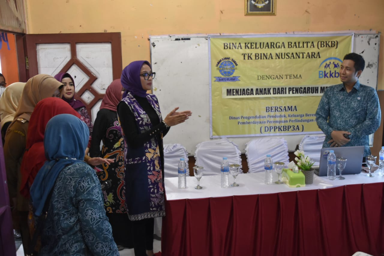 Bunda PAUD Prov. Kalteng Kunjungi PAUD Percontohan TK Bina Nusantara Buntok