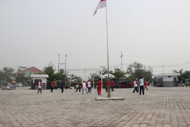 PERTANDINGAN EKSIBISI VOLLY BALL ANTAR PEJABAT  DIIKUTI OLEH PLT. KAKANWIL DAN PARA PIMTI