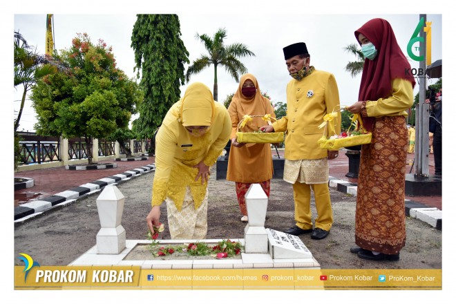 Ziarah ke Makam Pendiri Kobar, Bupati Berpesan Jaga Kerukunan dan Kebersamaan