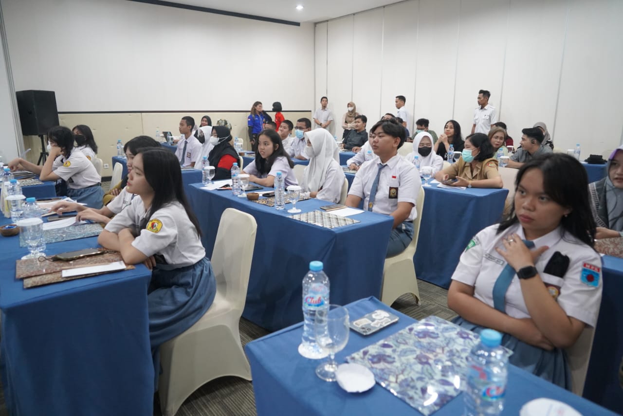 Kadisdagperin Prov. Kalteng Buka Sosialisi Peningkatan Penggunaan Produk Dalam Negeri 