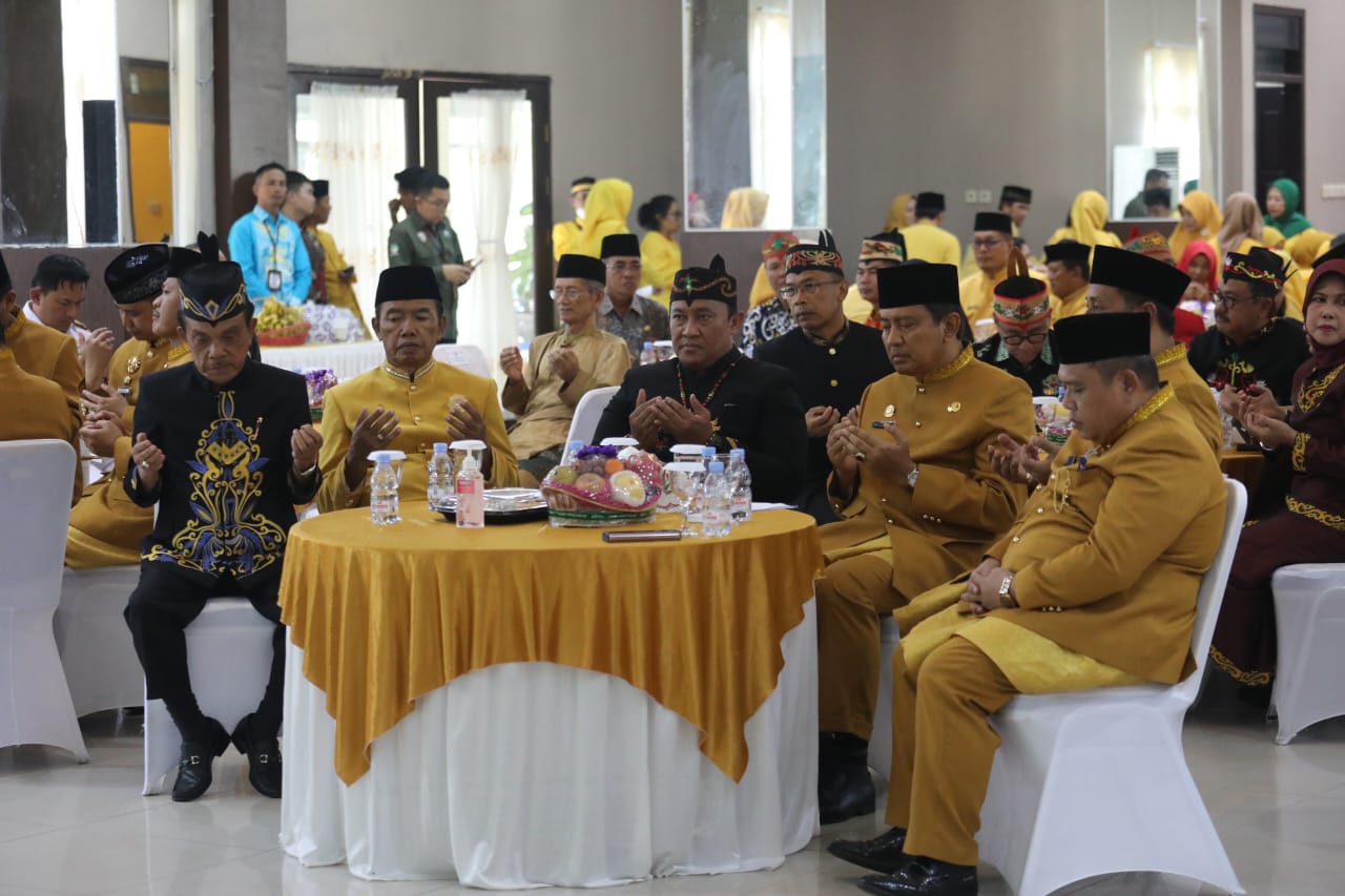 Wagub Edy Pratowo Hadiri Batomu Menyadi Selaman Peringatan Hari Jadi ke-64 Kabupaten Kotawaringin Barat