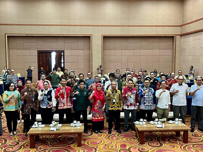 Mewakili Plt Sekda Prov. Kalteng, Kadis Lingkungan Hidup Buka Workshop Persiapan Implementasi Program RBP GCF Output II Prov. Kalteng
