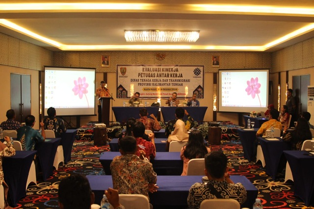 Plh. Sahli Gubernur Ahmad Husain Buka Rapat Evaluasi Kinerja Petugas Antar Kerja Tahun 2024