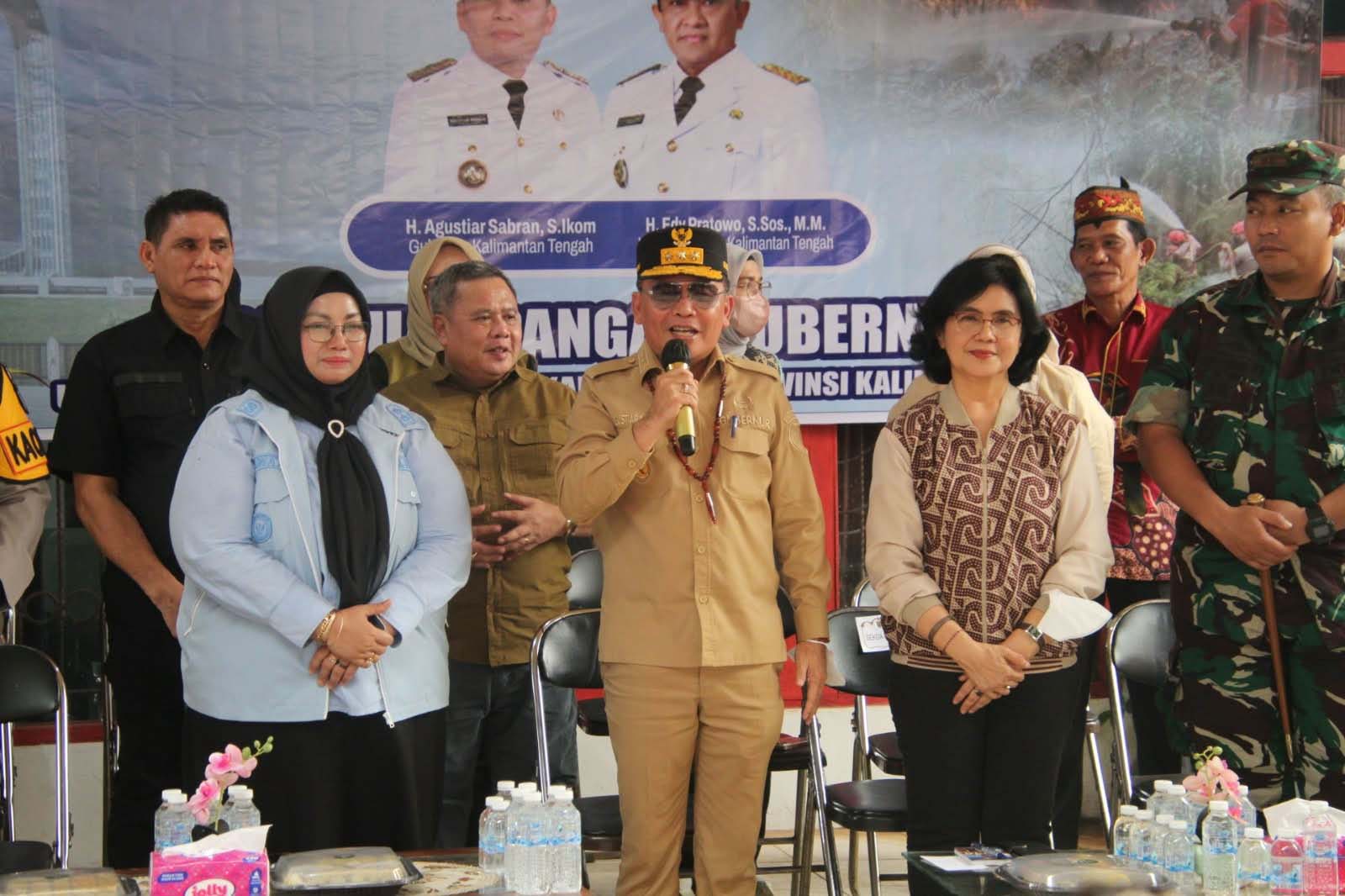 Gubernur Agustiar Sabran Bawa Bantuan Pangan hingga Air Bersih untuk Warga Cempaga dan Kota Besi Kabupaten Kotawaringin Timur