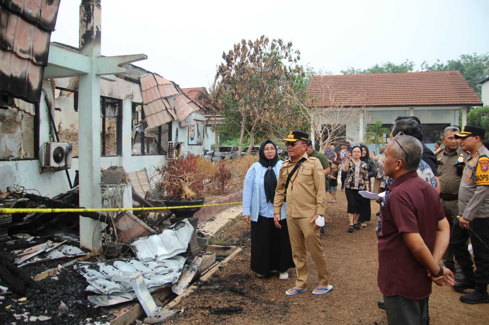 Gubernur Agustiar Tinjau SMAN 1 Cempaga, Pastikan Bangunan Sekolah yang Terbakar Segera Dibangun