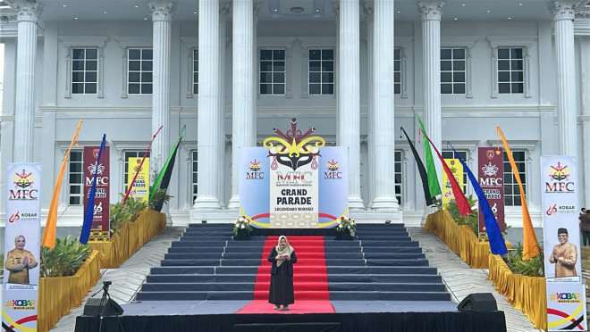 Angkat Mitos Nusantara, Marunting Fashion Carnaval 2025 Usung Tema Legendary Borneo