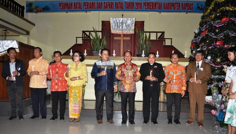 Natal Periang Awali Safari Natal Pemda Kapuas