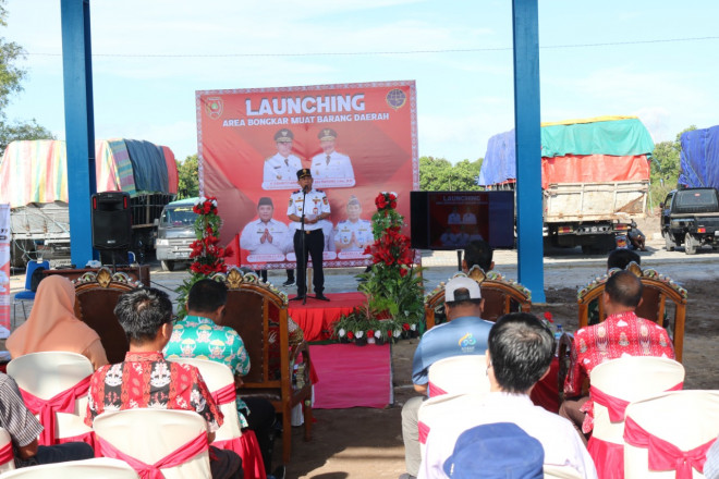 Pemkab Kobar Resmi Luncurkan Area Bongkar Muat Barang