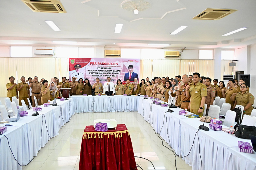 Kepala Bappedalitbang Buka Pra Rakordalev Pelaksanaan Rencana Pembangunan Daerah Provinsi Kalimantan Triwulan III Tahun 2024