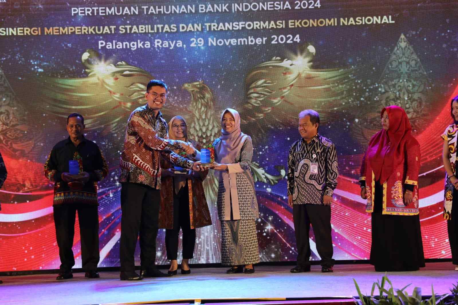 Dinas TPHP Prov. Kalteng Raih Penghargaan BI Kalteng Awards 2024