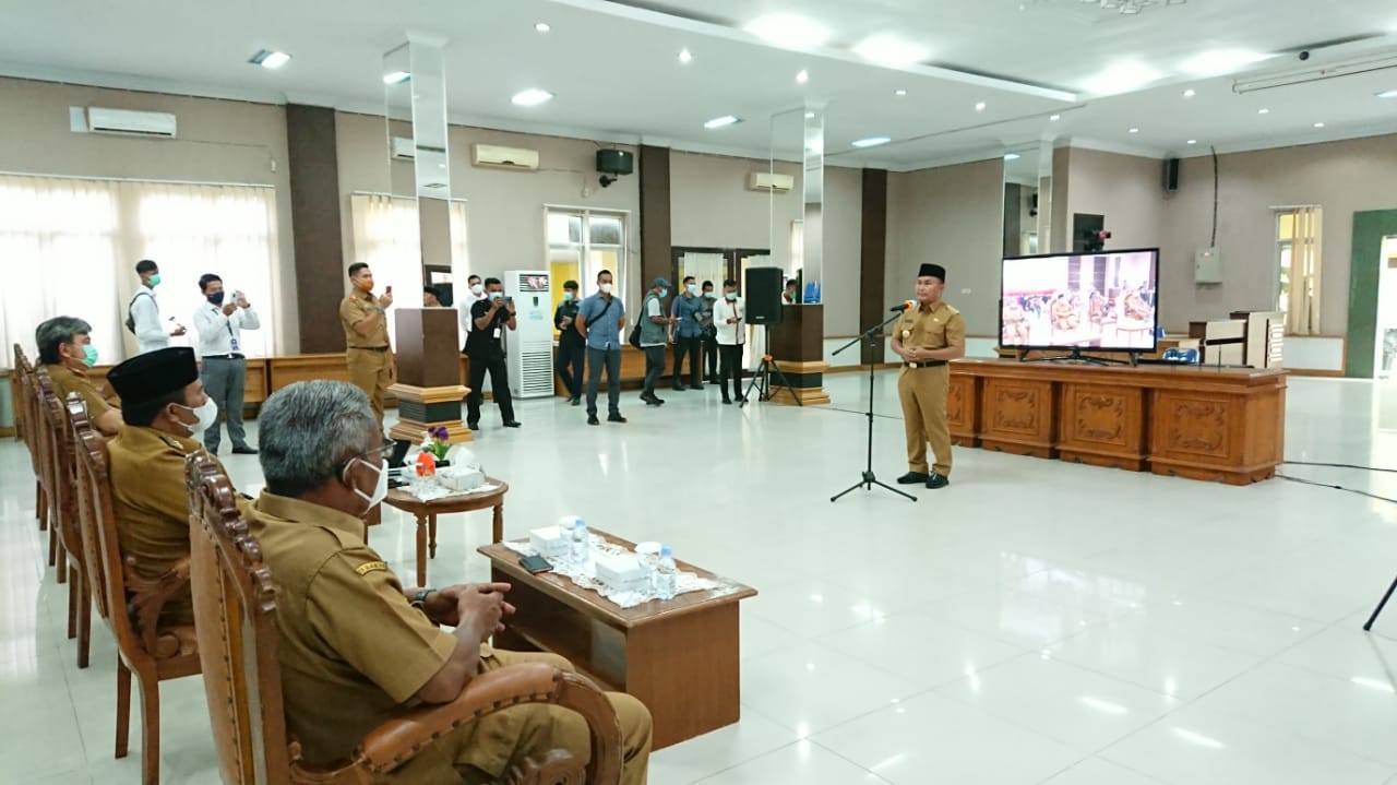 Gubernur Kalteng Lakukan Penyerahan Bantuan Sosial Tunai Periode 2021 Untuk Masyarakat Kalteng
